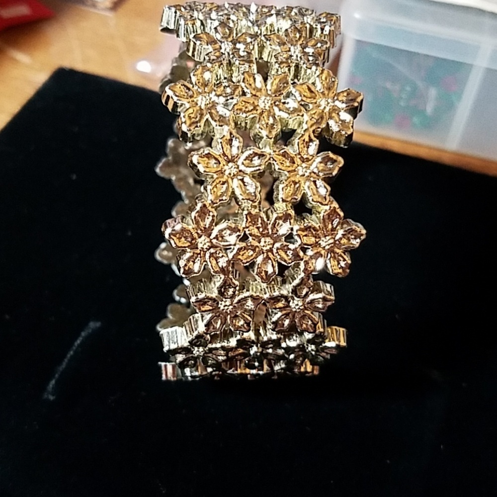 Allergic to Silver? Plastic Bracelet 8" Looks Like